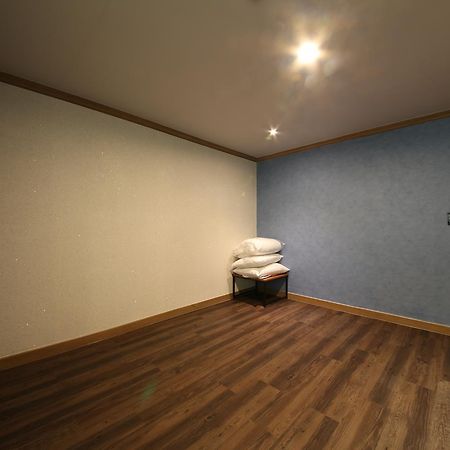 Art Hotel Gumi Eksteriør billede
