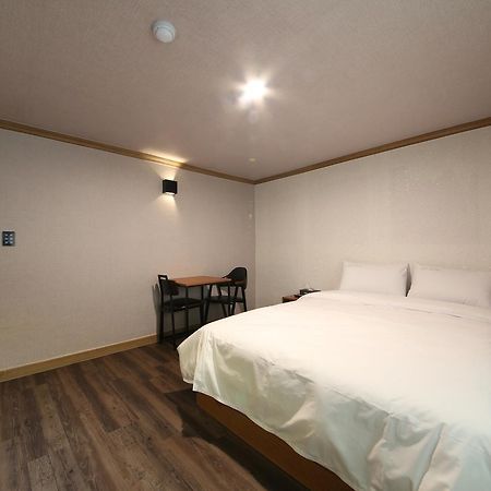Art Hotel Gumi Eksteriør billede